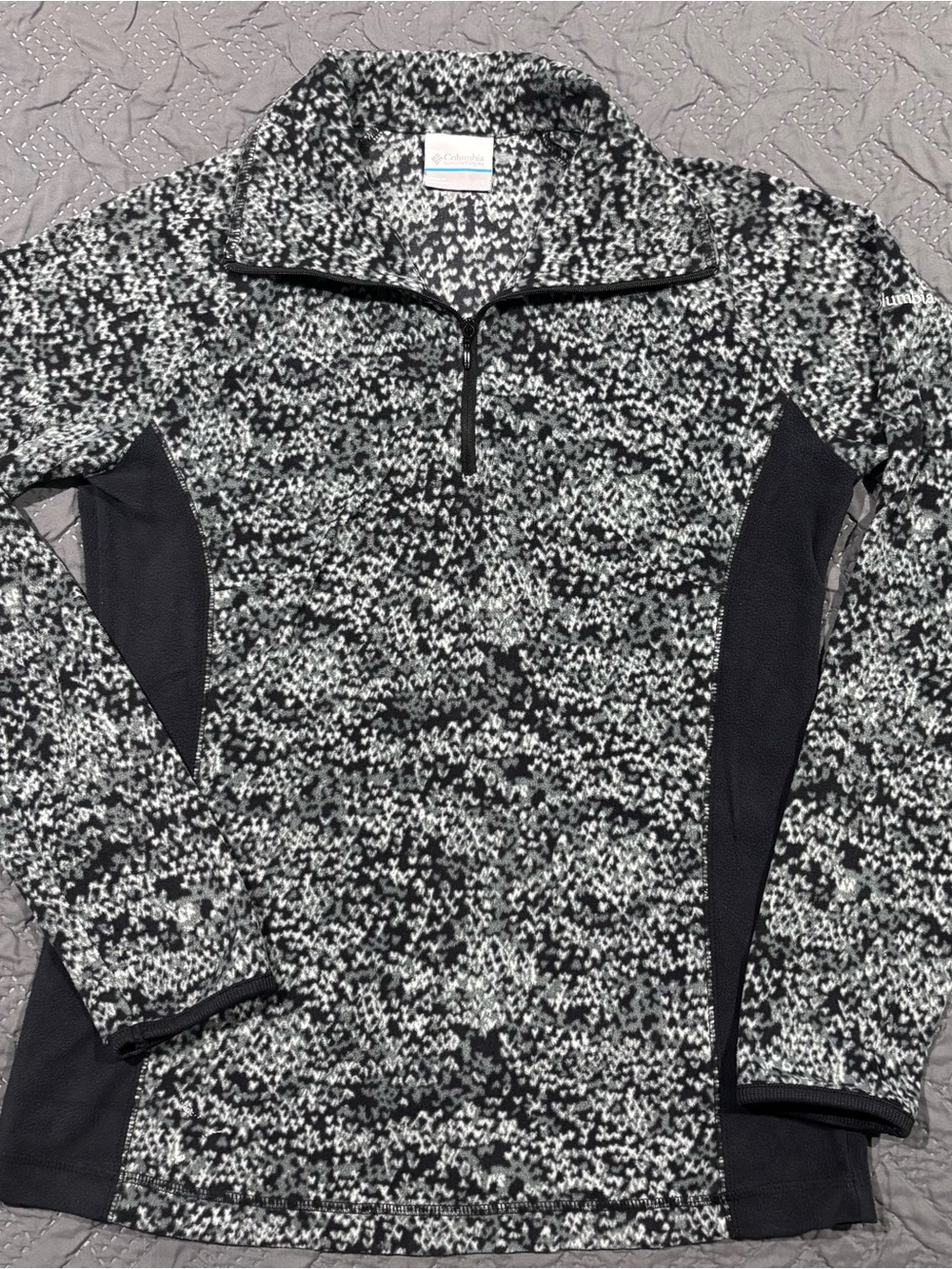 Columbia Black & White Heather Quarter-Zip Pullover